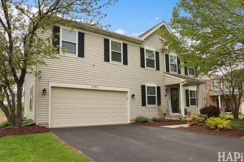 1053 Wheatland Dr, Crystal Lake, IL 60014