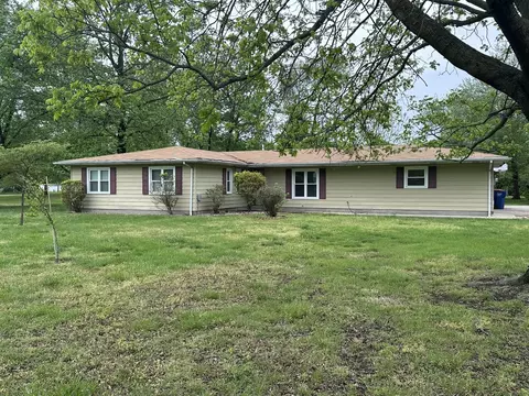 16884 1st South St, Logan, IL 62856