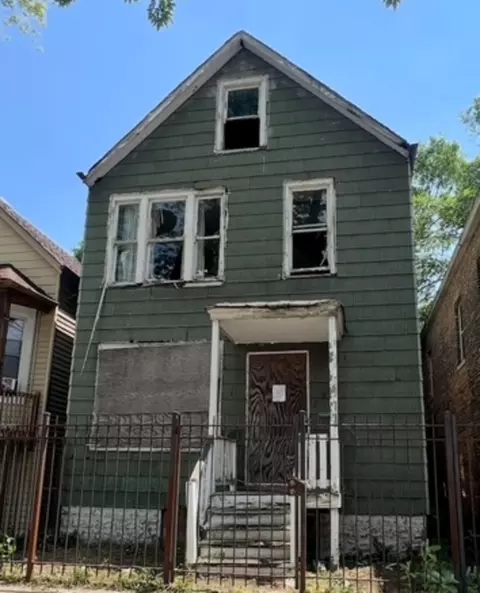 8207 S South Shore Dr, Chicago, IL 60617