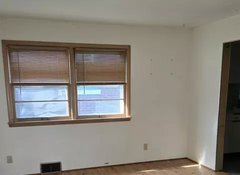 Living - 720 Raub St, Joliet, IL 60435 photo 2 of 2