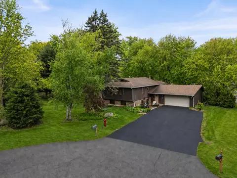2 Faro Ct, Oswego, IL 60543