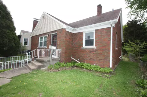 2519 E Locust St, Davenport, IA 52803
