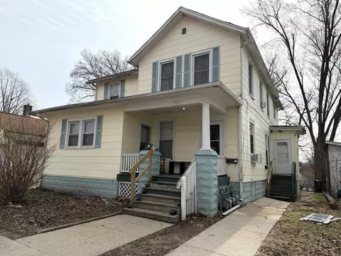 Exterior - 511 E Jackson St, Bloomington, IL 61701 photo 2 of 2
