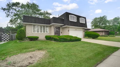 15058 Naughton Dr, South Holland, IL 60473
