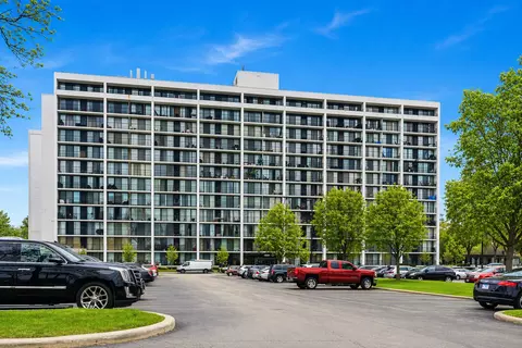 2005 S Finley Rd #1102, Lombard, IL 60148