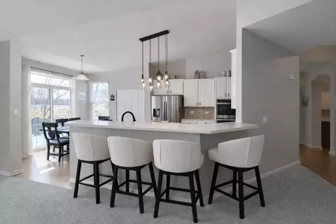 Kitchen - 1235 Mallard Ln, Hoffman Estates, IL 60192 photo 1 of 2