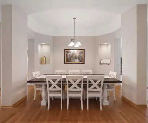 Dining - 1235 Mallard Ln, Hoffman Estates, IL 60192 photo 2 of 2