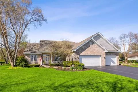 177 Titleist Trl, Poplar Grove, IL 61065