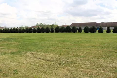 1307 W Leander St, Clinton, IL 61727