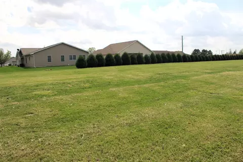 1303 W Leander St, Clinton, IL 61727
