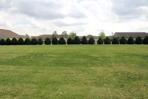 1207 W Leander St, Clinton, IL 61727