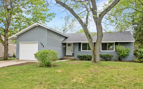 106 Foxcroft Rd, Naperville, IL 60565