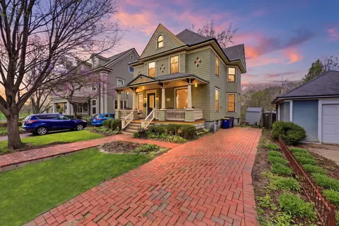 12 Rugby Pl, Elgin, IL 60120