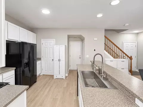 Kitchen - 24235 Leski Ln, Plainfield, IL 60585 photo 5 of 8