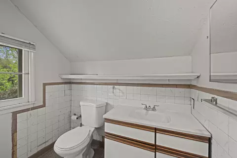 Bath - 291 Rustic Dr, Barrington, IL 60010 photo 2 of 2