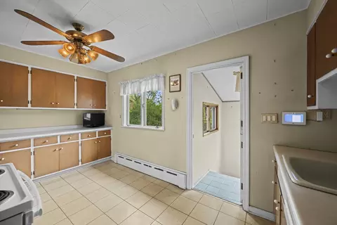 Kitchen - 291 Rustic Dr, Barrington, IL 60010 photo 3 of 3