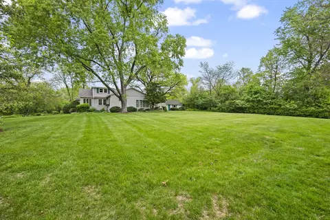 Exterior - 291 Rustic Dr, Barrington, IL 60010 photo 6 of 12