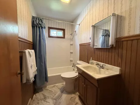 Bath - 68 Maple Ct, Decatur, IL 62526 photo 1 of 1