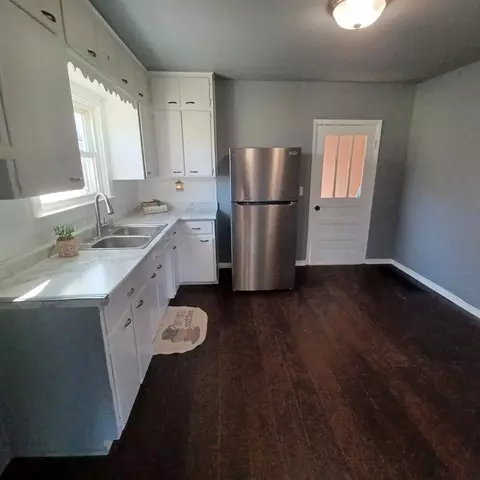 Kitchen - 205 Ross St, Kewanee, IL 61443 photo 1 of 7