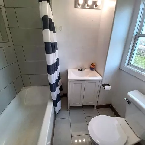 Bath - 205 Ross St, Kewanee, IL 61443 photo 1 of 2