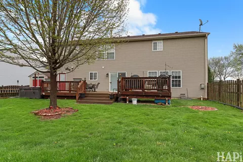 Exterior - 1909 Hemlock Dr, Mchenry, IL 60050 photo 4 of 8