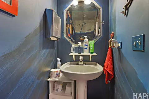 Bath - 1909 Hemlock Dr, Mchenry, IL 60050 photo 1 of 4