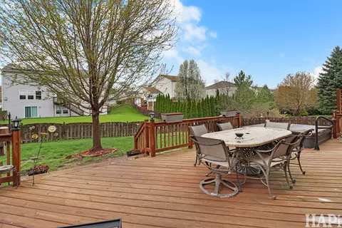 Exterior - 1909 Hemlock Dr, Mchenry, IL 60050 photo 6 of 8