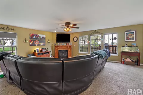 Living - 1909 Hemlock Dr, Mchenry, IL 60050 photo 3 of 4