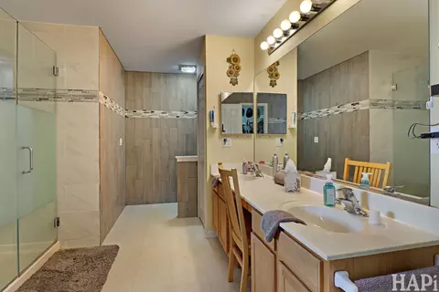 Bath - 1909 Hemlock Dr, Mchenry, IL 60050 photo 4 of 4