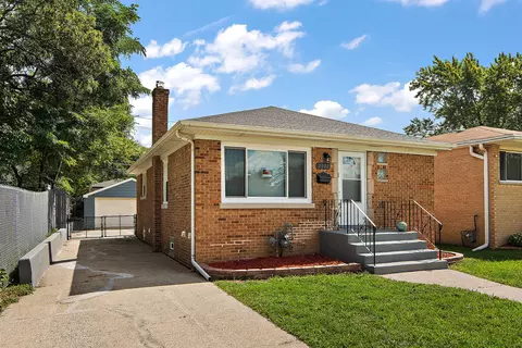 1051 Burnham Ave, Calumet City, IL 60409