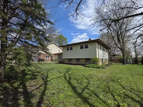 433 Highland Rd, Willowbrook, IL 60527 photo 3