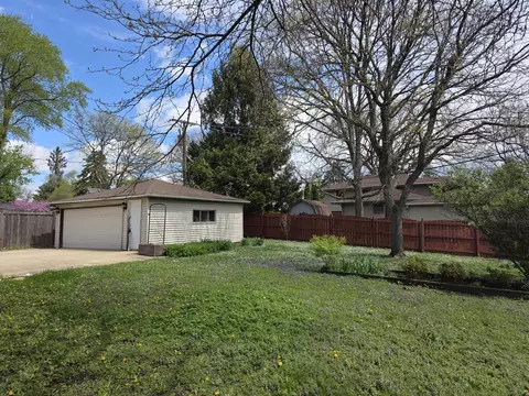 433 Highland Rd, Willowbrook, IL 60527 photo 4