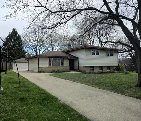 433 Highland Rd, Willowbrook, IL 60527