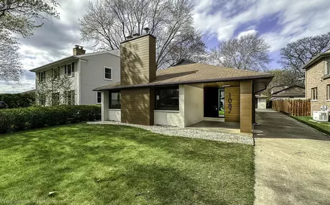 1087 Andean Pl, Highland Park, IL 60035