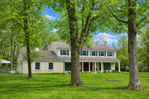 1 Anglican Ln, Lincolnshire, IL 60069