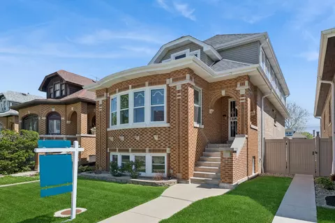 1915 Home Ave, Berwyn, IL 60402