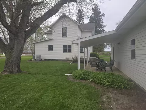 Exterior - 610 E Main St, Ashkum, IL 60911 photo 3 of 20