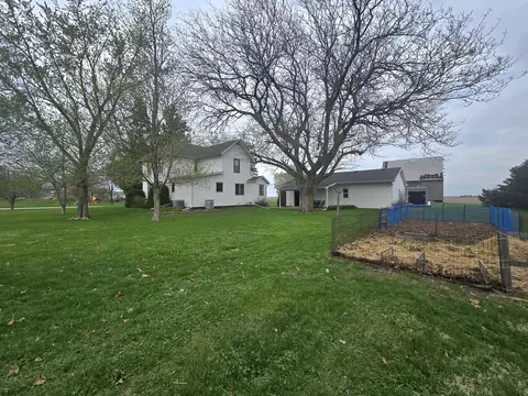 Exterior - 610 E Main St, Ashkum, IL 60911 photo 11 of 20
