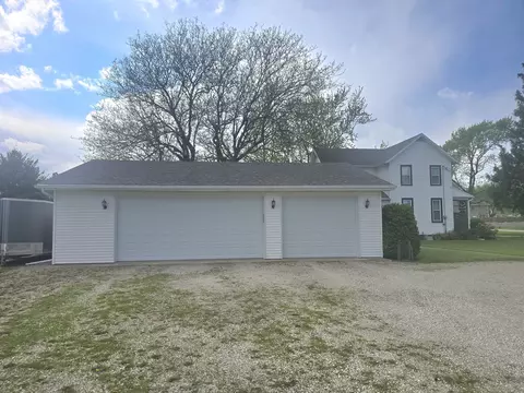 Exterior - 610 E Main St, Ashkum, IL 60911 photo 16 of 20