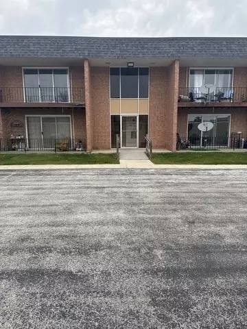 18340 Cherry Creek Dr #7, Homewood, IL 60430