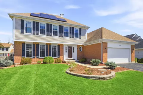 Exterior - 1347 Hunter Dr, Bartlett, IL 60103 photo 5 of 8