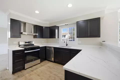 Kitchen - 1347 Hunter Dr, Bartlett, IL 60103 photo 1 of 3