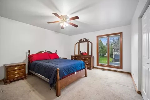 Bedroom - 252 Ewell Ct, Bartlett, IL 60103 photo 1 of 4