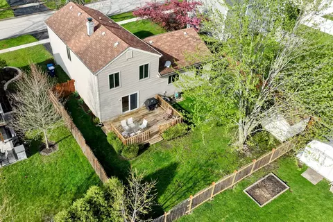 Exterior - 252 Ewell Ct, Bartlett, IL 60103 photo 4 of 4