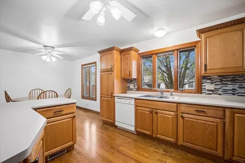 Kitchen - 252 Ewell Ct, Bartlett, IL 60103 photo 2 of 2
