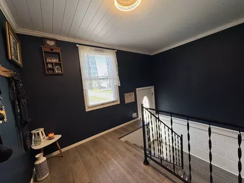 Entry Way - 212 Mitchell St, Benton, IL 62812 photo 3 of 6