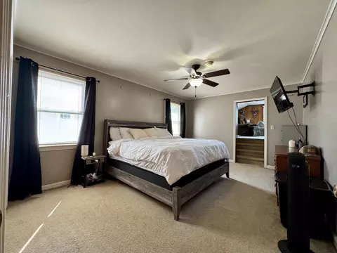 Bedroom - 212 Mitchell St, Benton, IL 62812 photo 2 of 7