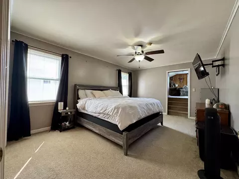Bedroom - 212 Mitchell St, Benton, IL 62812 photo 1 of 7