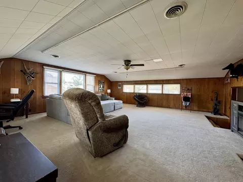 Living - 212 Mitchell St, Benton, IL 62812 photo 4 of 5