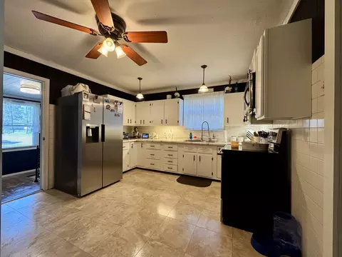 Kitchen - 212 Mitchell St, Benton, IL 62812 photo 1 of 3